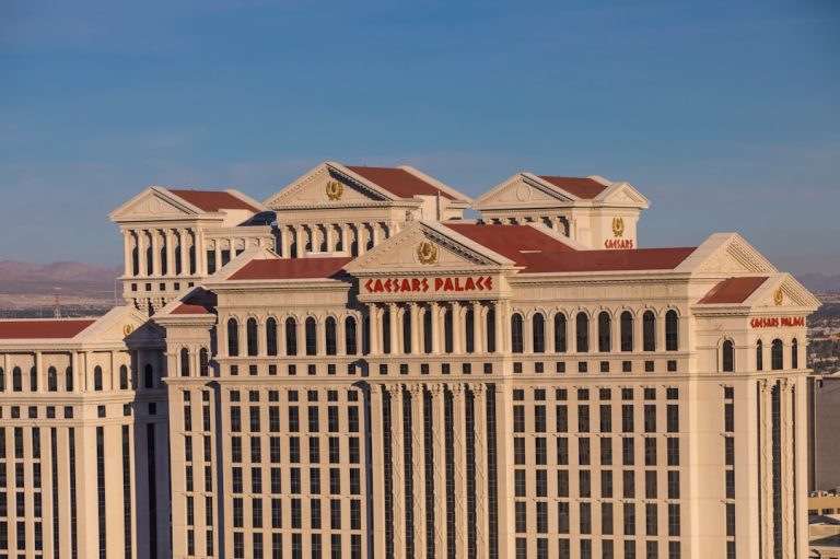 A Traveler’s Guide to Luxurious Casino Getaways